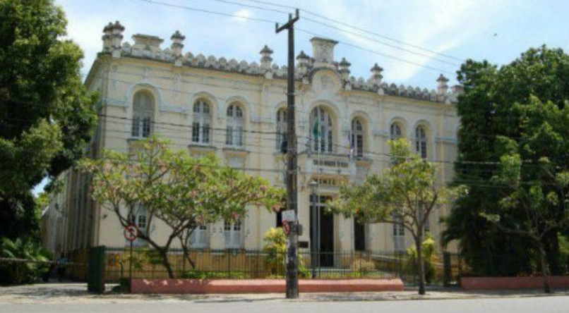 Em primeira discussão, vereadores do Recife revogam aumento dos servidores da Câmara