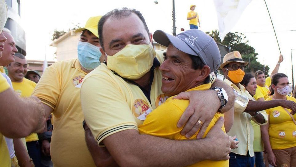 Em Sairé: Josivan Xavier e Eduardo Afonso promovem super carreata
