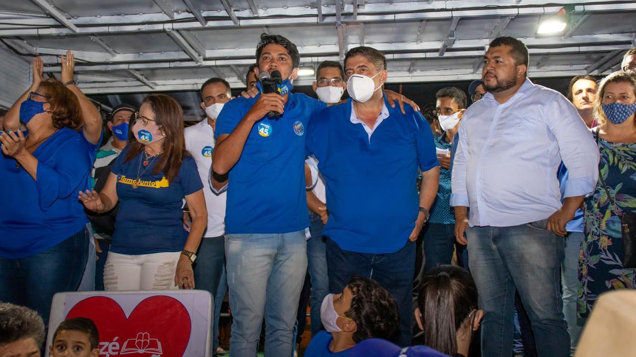 Em Gravatá: Arapiraca da Banca (MDB) discursa para moradores da Área Verde