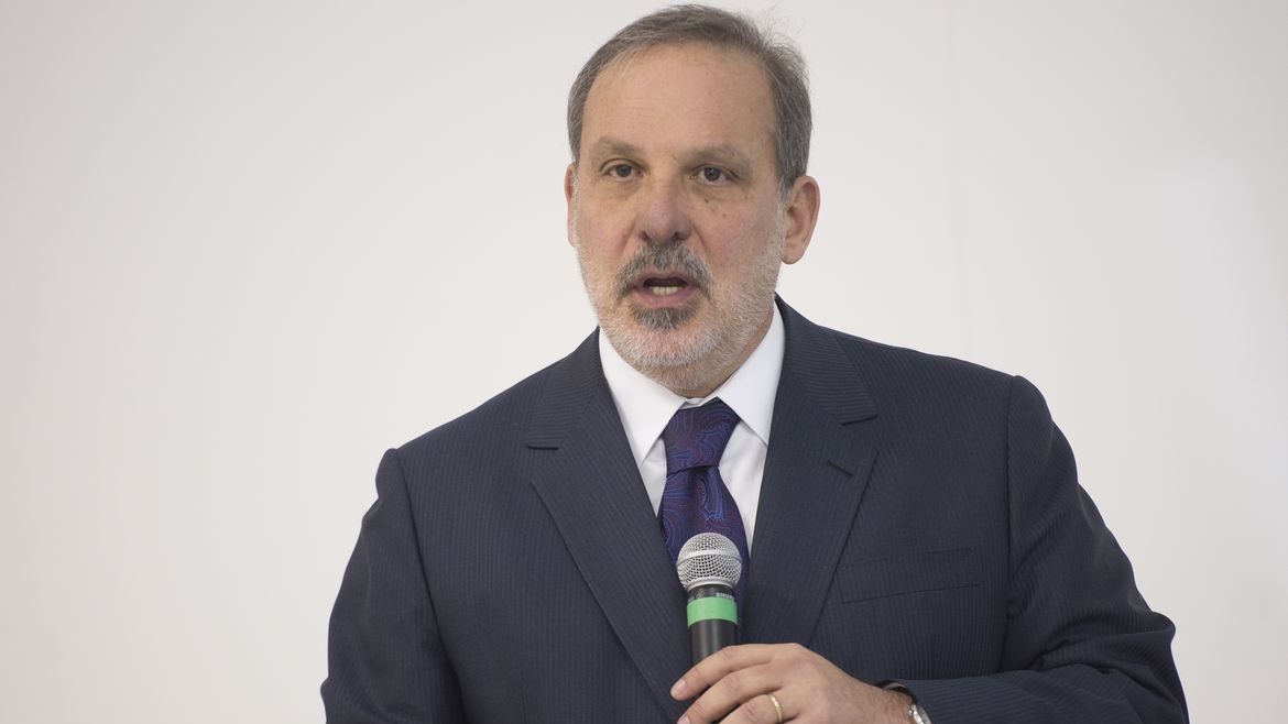 Ex-senador Armando Monteiro Neto anuncia sua desfiliação do PTB