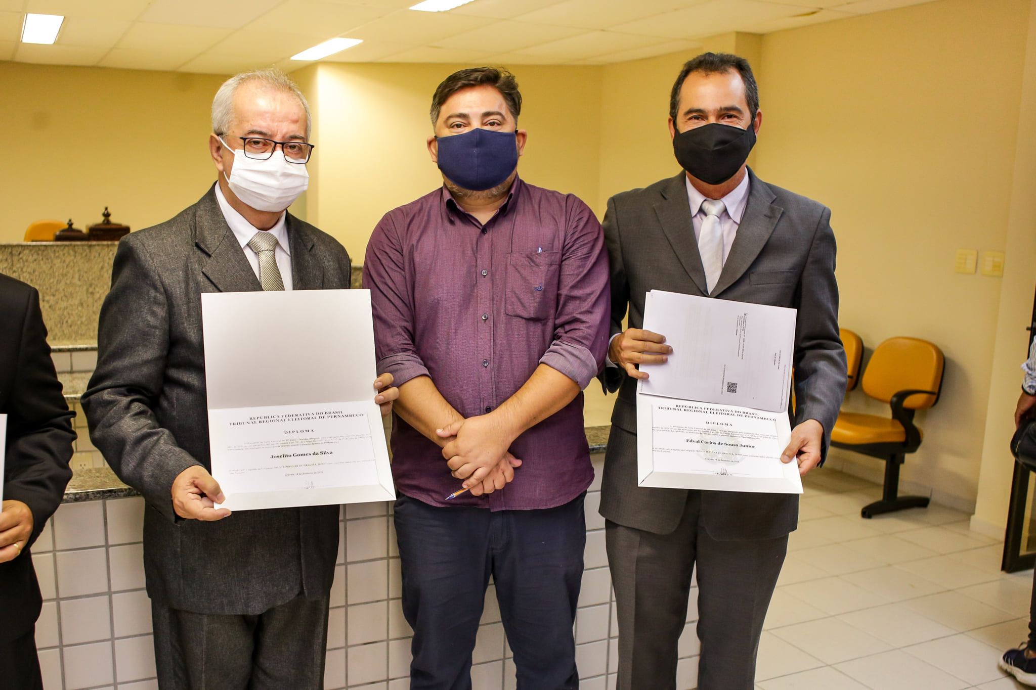 Joselito Gomes, vice e vereadores eleitos, são diplomados em Gravatá
