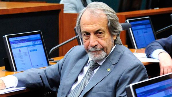 Morre o ex-deputado federal Carlos Eduardo Cadoca, aos 80 anos