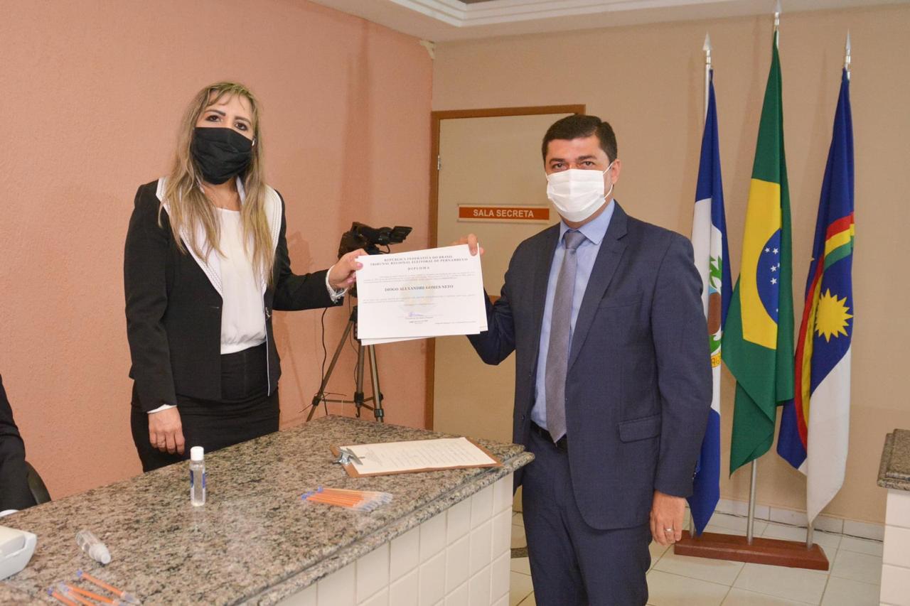 Diogo Alexandre é diplomado para quarto mandato como prefeito de Chã Grande