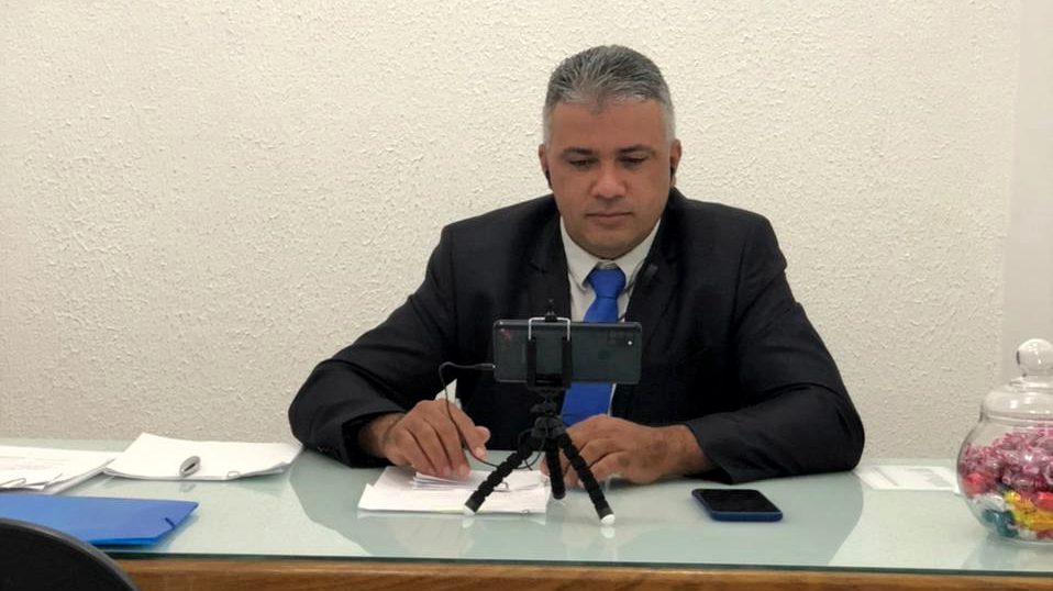 Gil Dantas solicita reestruturação de estradas de sítios em Uruçu-Mirim
