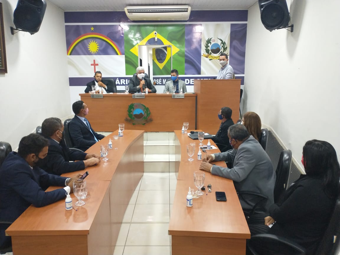 Secretário de Educação participa de reunião na Câmara de Chã Grande