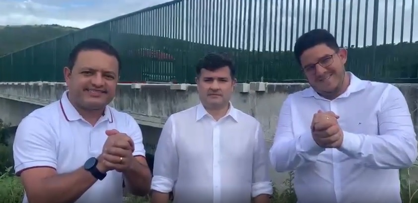Eduardo da Fonte visita o Viaduto das Russas com Léo do AR e Felipe Cezar