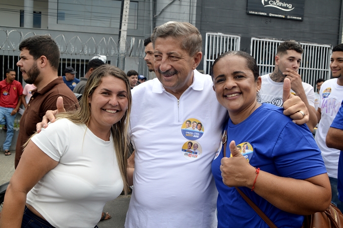 Joaquim Neto promove grande adesivaço, abertura do Comitê JC40 e realiza carreata